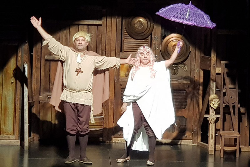 bir baba hamlet oyunu