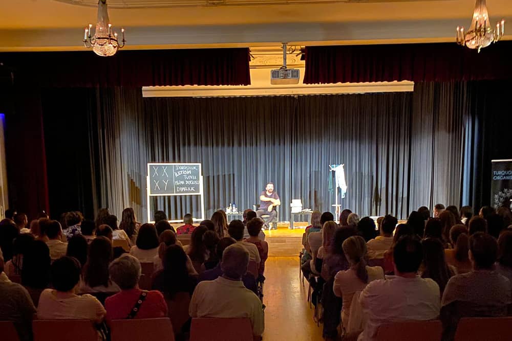 emre-karayel-zürih-gösteri