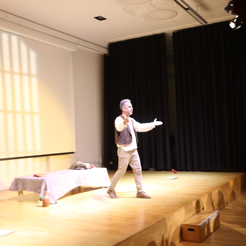 Nazım Hikmet RAN - Yurdaer Okur