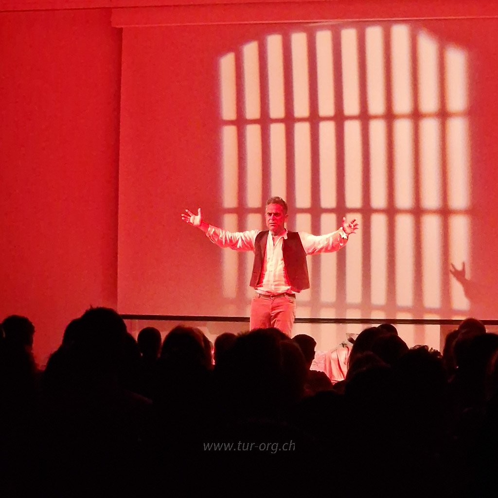 Nazım Hikmet RAN - Yurdaer Okur