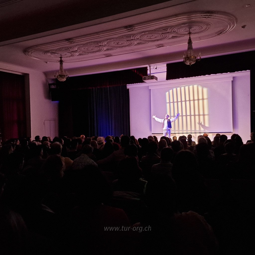 Nazım Hikmet RAN - Yurdaer Okur